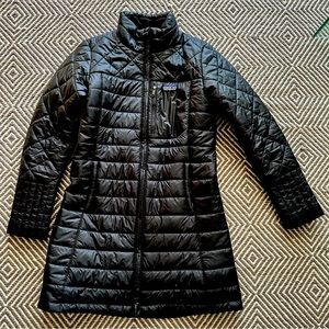 Patagonia women’s coat, size Medium. In perfect condition and barely worn.